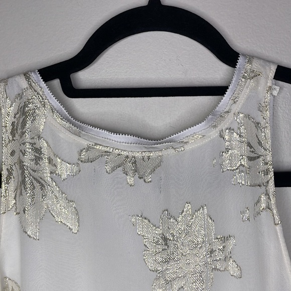 White House Black Market Size S White Metallic Gold Floral Sleeveless Silk Top - Picture 11 of 12